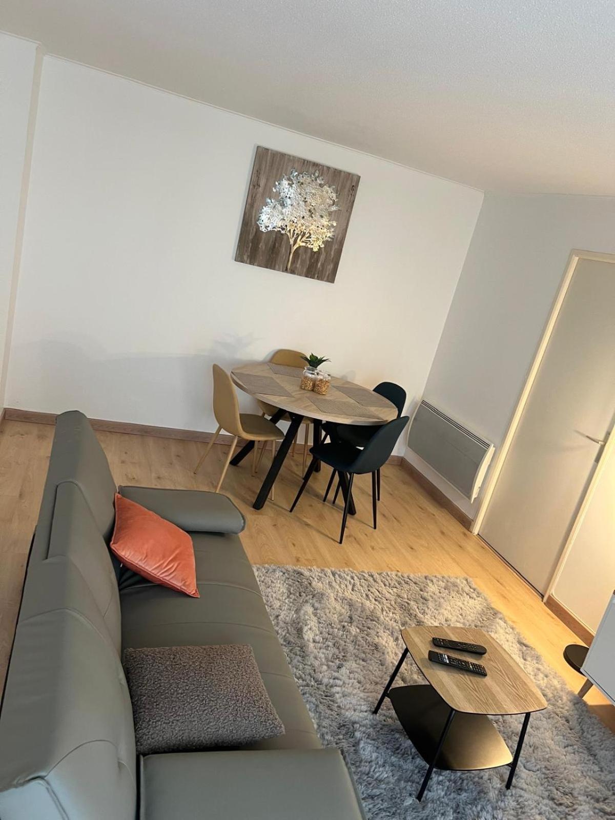 Champion Suites Sarcelles Exterior foto