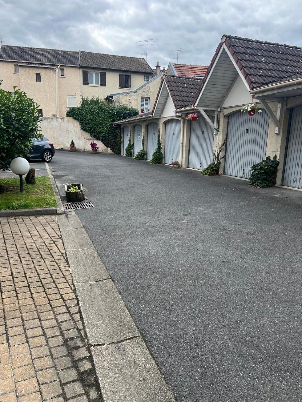 Champion Suites Sarcelles Exterior foto