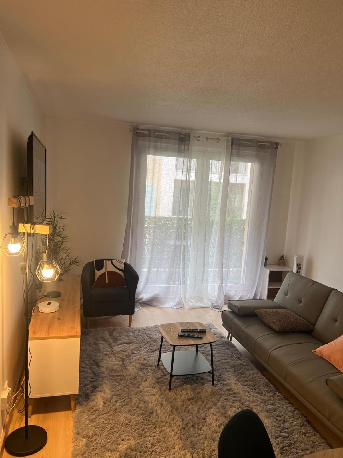Champion Suites Sarcelles Exterior foto