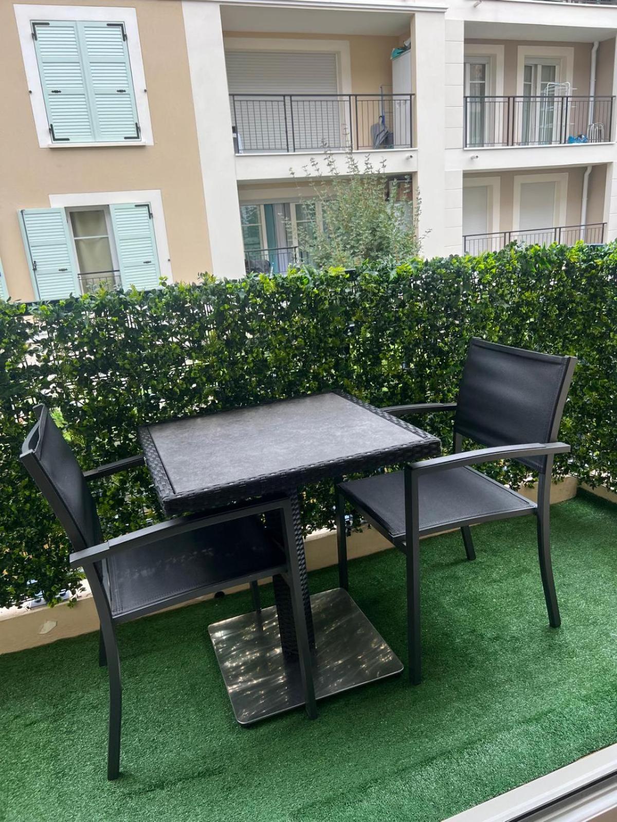 Champion Suites Sarcelles Exterior foto