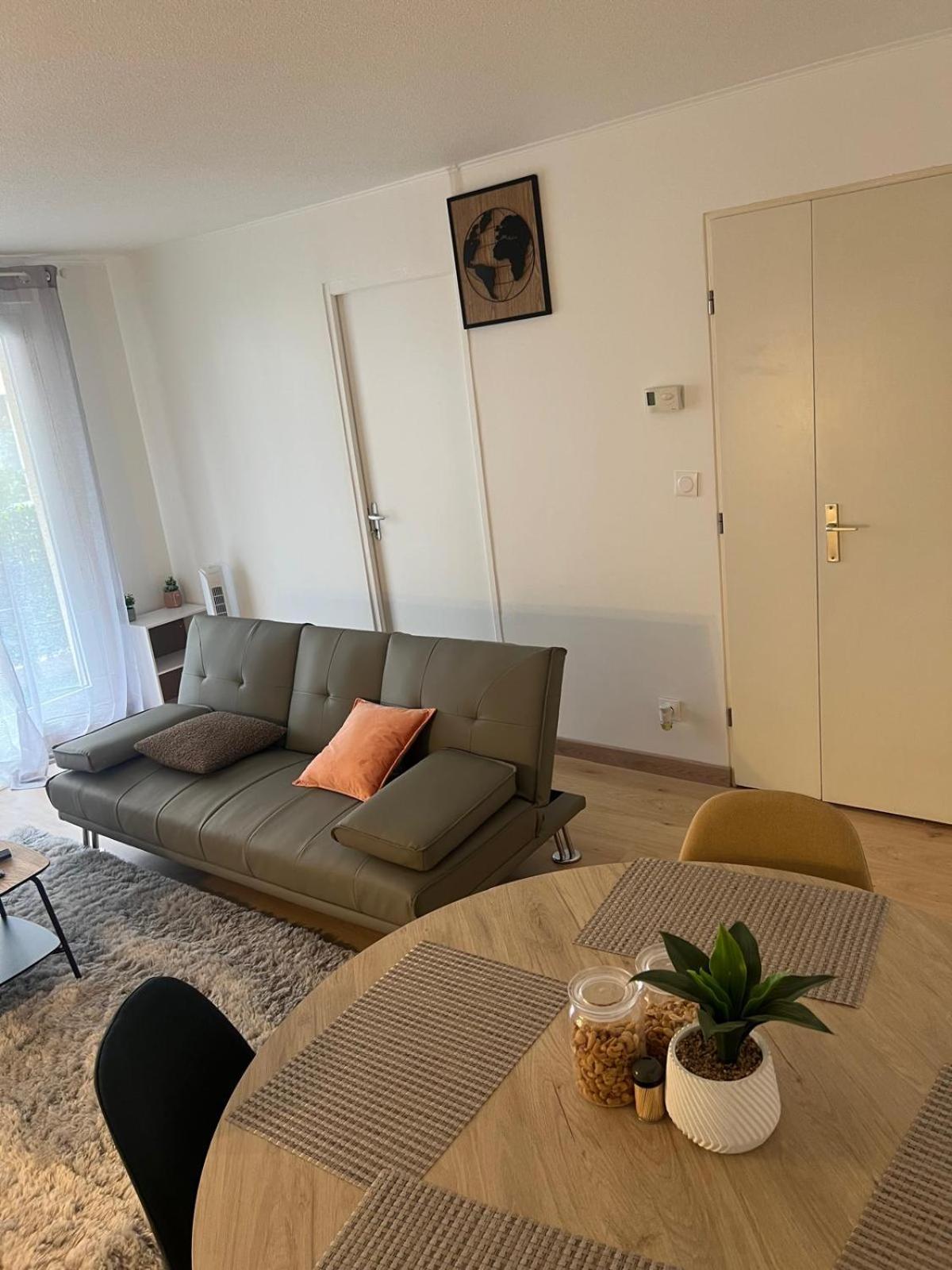 Champion Suites Sarcelles Exterior foto