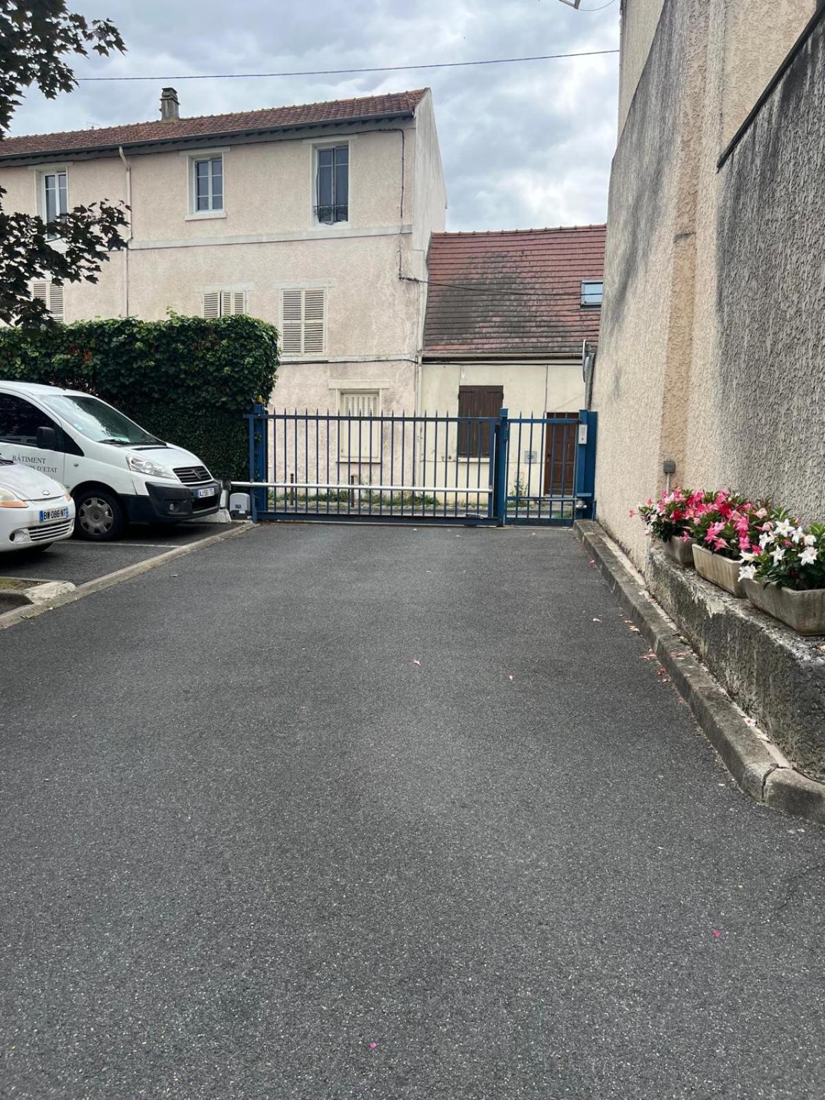 Champion Suites Sarcelles Exterior foto
